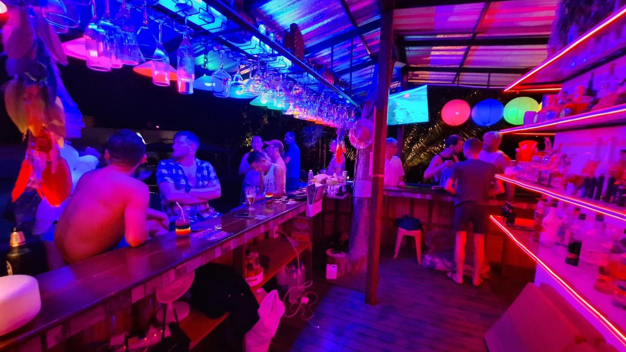 Alpha Gay Resort & Spa - Men Only (Adults Only) Chaweng Beach Exteriör bild